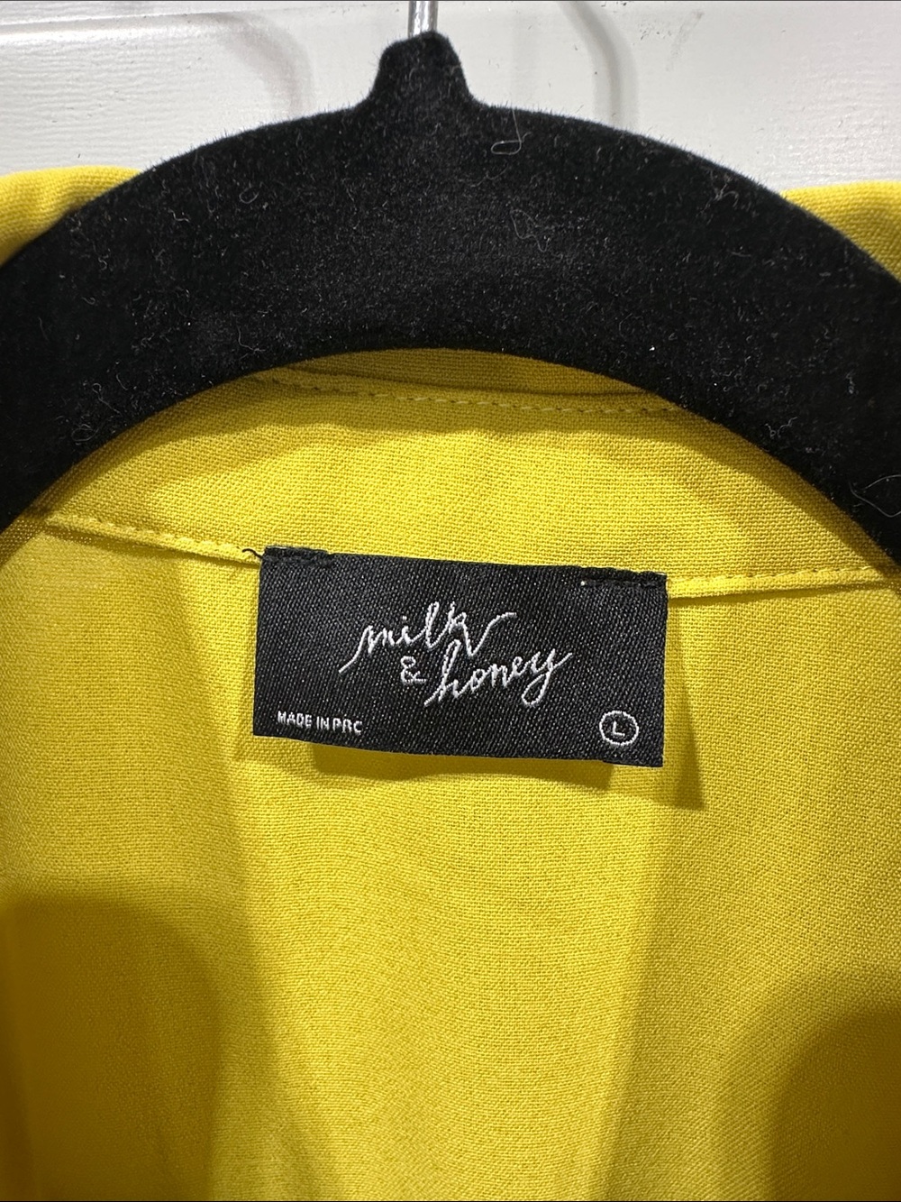 Sleeveless Yellow Pleated Maxi Dress with Belt - Picture 2 of 10